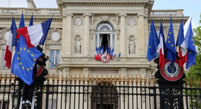 طرد ركاب يهود من إحدى الرحلات الجوية.. فرنسا تطالب إسبانيا بالتوضيح