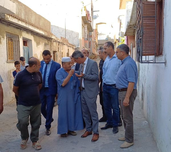 **تعهد خلالها بالعمل على جميع مطالب ومشاغل المتساكنين: