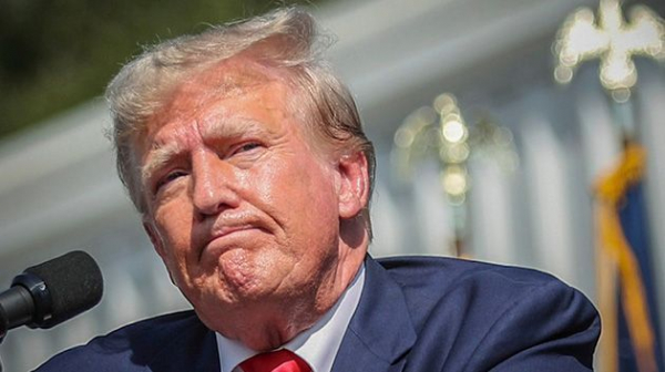 ترامب يقرّر مرور السفن الأمريكية عبر قناتي السويس وبنما مجاناً دون رسوم