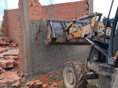 تنفيذ 6 قرارات هدم وإزالة لبناءات فوضوية بمناطق سيدي علي المكي