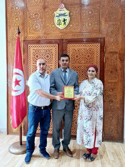 **لدى إستقباله مديرة فعاليات الأيام الثقافية الصيفية بمنزل جميل :