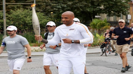 أولمبياد باريس 2024 : الشعلة الأولمبية تبدأ رحلتها في العاصمة الفرنسية