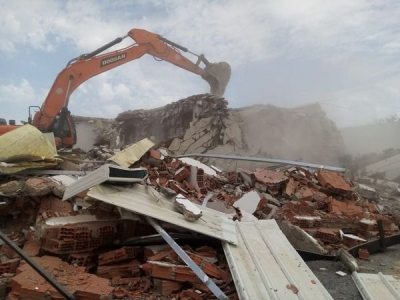 **والي بنزرت يؤكد على علوية القانون :