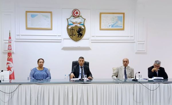 **خلال الندوة الجهوية للمعتمدين والعمد  ببنزرت:
