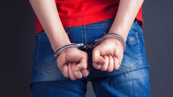 الجبل الأحمر: ينزلون تلميذا عنوة من المترو.. يعنّفونه.. ويسلبونه هاتفه