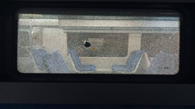 رشق قطار بالحجارة وتهشيم بلّور عديد العربات