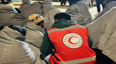 تعطّل قاربهم في عرض البحر لمدة 3 أيام: إنقاذ مهاجرين قبالة سواحل ليبيا