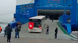 وصول الدفعة الأولى من الحافلات القادمة من الصين إلى تونس