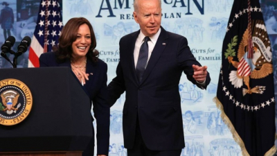 بايدن في مؤتمر الحزب الديمقراطي ..انتخبوا هاريس بدلا من ترامب 'المجرم'