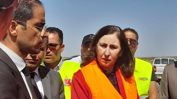 القيروان: وزيرة التجهيز تُعاين أشغال مشروع طريق السيارة تونس-جلمة