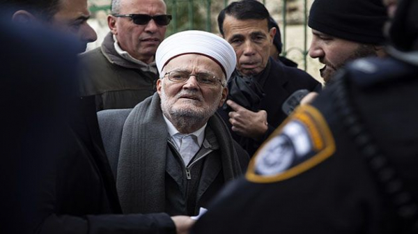 بعد نعيه هنيّة.. إسرائيل تمنع خطيب المسجد الأقصى من دخوله لمدّة 6 أشهر
